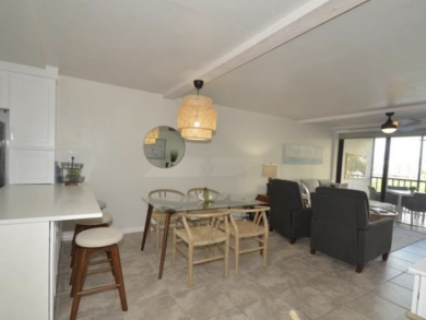 Great Naples Condo One Bloc to Vanderbilt Beach